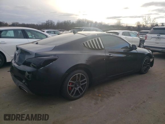 2013 Hyundai Genesis Coupe Track z VIN KMHHU6KJ4DU093082, wystawiony jako Copart lot #87530875 z przebiegiem 155 808 mil mil oraz Nie do naprawy • Non repairable. Historia ofert i sprzedaży dostępna na DreamBid. Obrazek 3.