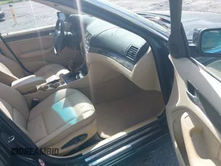 2001 BMW 3 Series с VIN WBAAW33451ET41026, выставлен на аукционе IAAI как лот 42752100 с пробегом 79 102 миль миль и . История ставок и продаж доступна на DreamBid. Изображение 5.