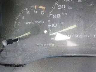 1996 GMC Yukon with VIN 1GKEK13R2TJ746811, listed as a IAAI auction lot 41955840 with 2,242,108 mi miles. Bid and sale history available at carsss.com. Image 7.