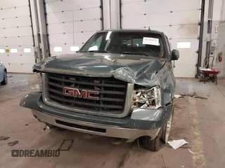 2008 GMC Sierra 2500HD SLT z VIN 1GTHK29648E184776, wystawiony jako IAAI lot #41702854 z przebiegiem 215 160 mil mil oraz . Historia ofert i sprzedaży dostępna na DreamBid. Obrazek 11.