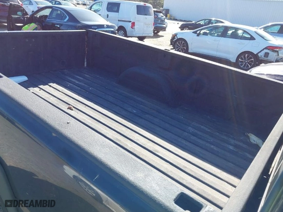 2006 Chevrolet Silverado 1500 Classic Work Truck with VIN 1GCEK14X86Z107363, listed as a IAAI auction lot 41840497 with 256,418 mi miles. Bid and sale history available at carsss.com. Image 8.