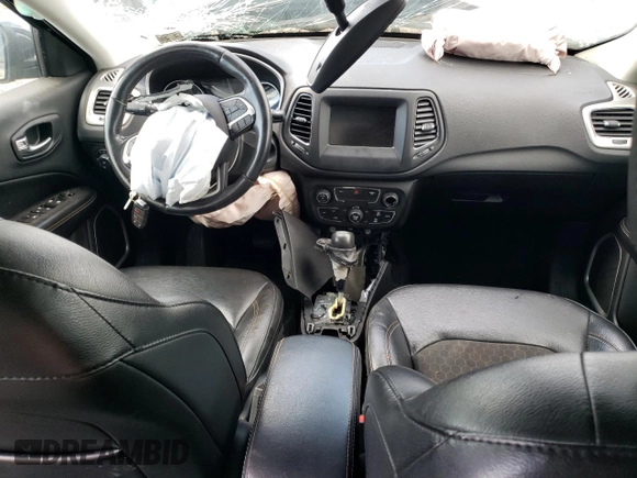 2020 Jeep Compass Latitude с VIN 3C4NJDBB7LT135136, выставлен на аукционе Copart как лот 55781885 с пробегом 54 830 миль миль и Списание • Salvage title. История ставок и продаж доступна на DreamBid. Изображение 8.