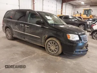 2013 Chrysler Town & Country Touring with VIN 2C4RC1BG8DR690171, listed as a IAAI auction lot 41893052 with 146,733 mi miles and . Bid and sale history available at DreamBid. Image 1.