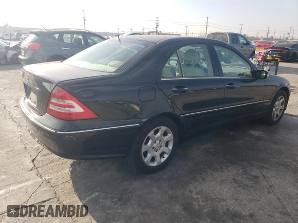 2005 Mercedes-Benz C 240 with VIN WDBRF61J35A773819, listed as a Copart auction lot 83398034 with 117,356 mi miles and Salvage Title. Bid and sale history available at DreamBid. Image 3.