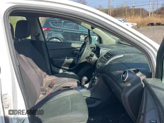 2015 Chevrolet Trax LS with VIN 3GNCJPSB6FL215967, listed as a Copart auction lot 54605435 with 1 mi miles and Clean Title. Bid and sale history available at carsss.com. Image 5.
