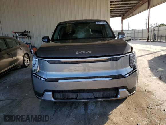 2024 Kia EV9 Light Long Range with VIN KNDAB5S18R6020721, listed as a Copart auction lot 86713004 with 12,623 mi miles and Salvage Title. Bid and sale history available at carsss.com. Image 5.