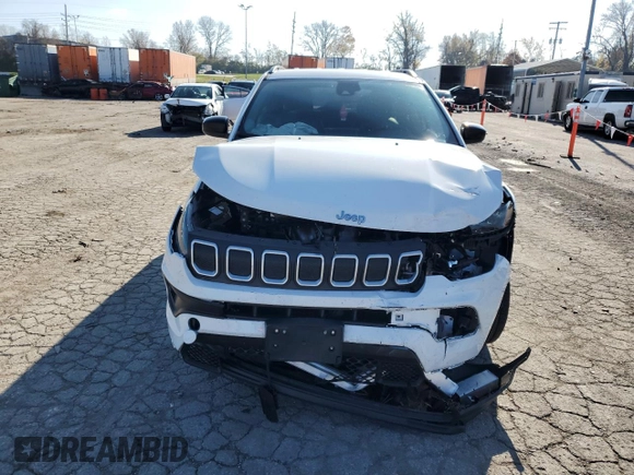 2022 Jeep Compass Latitude with VIN 3C4NJDBB8NT155351, listed as a Copart auction lot 80294454 with Not Provided miles and Salvage Title. Bid and sale history available at DreamBid. Image 5.