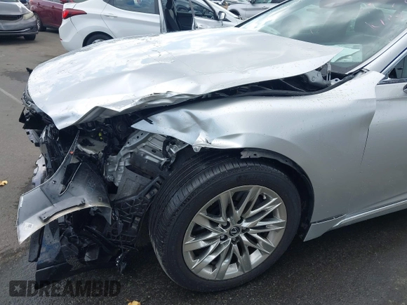 2019 Lexus LS 500 z VIN JTHB51FF3K5009078, wystawiony jako IAAI lot #42751612 z przebiegiem 47 527 mil mil oraz . Historia ofert i sprzedaży dostępna na DreamBid. Obrazek 18.