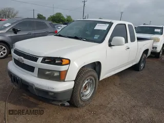 2012 Chevrolet Colorado Work Truck z VIN 1GCESBF90C8125314, wystawiony jako IAAI lot #42125523 z przebiegiem Nie podano mil oraz . Historia ofert i sprzedaży dostępna na DreamBid. Obrazek 2.
