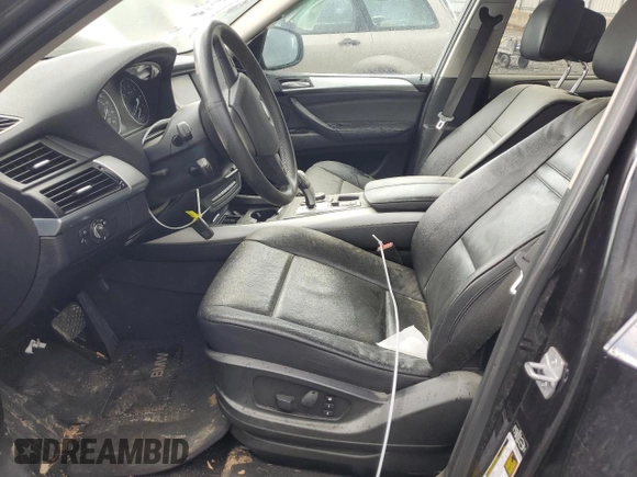 2013 BMW X5 xDrive35i z VIN 5UXZV4C5XD0G53045, wystawiony jako Copart lot #52986625 z przebiegiem 130 237 mil mil oraz Czysty tytuł • Clean title. Historia ofert i sprzedaży dostępna na DreamBid. Obrazek 7.