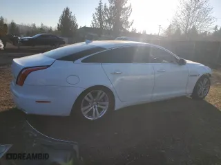 2014 Jaguar XJ with VIN SAJWJ2GD2E8V61998, listed as a Copart auction lot 42962645 with 101,609 mi miles and Salvage Title. Bid and sale history available at carsss.com. Image 3.
