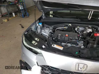 2025 Honda HR-V LX с VIN 3CZRZ2H35SM784080, выставлен на аукционе Copart как лот 80633335 с пробегом 3 055 миль миль и На запчасти • Non repairable. История ставок и продаж доступна на DreamBid. Изображение 14.