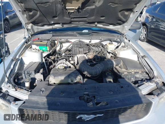 2006 Ford Mustang Standard with VIN 1ZVFT80N565198126, listed as a IAAI auction lot 41946052 with 159,915 mi miles. Bid and sale history available at carsss.com. Image 10.