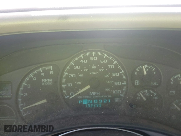 2000 GMC New Sierra 1500 SL with VIN 2GTEC19V8Y1259790, listed as a IAAI auction lot 42050797 with 192,299 mi miles. Bid and sale history available at carsss.com. Image 7.