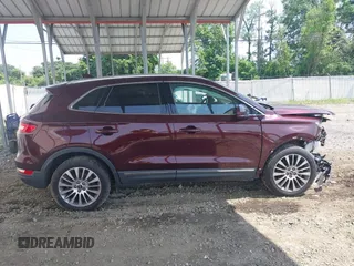2017 Lincoln MKC Reserve с VIN 5LMCJ3D97HUL30963, выставлен на аукционе IAAI как лот 42502238 с пробегом 51 038 миль миль и . История ставок и продаж доступна на DreamBid. Изображение 13.