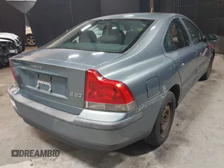 2001 Volvo S60 with VIN YV1RS61R412069484, listed as a IAAI auction lot 41598380 with 185,219 mi miles. Bid and sale history available at carsss.com. Image 4.
