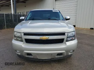 2013 Chevrolet Suburban LT with VIN 1GNSCJE00DR149337, listed as a Copart auction lot 51225565 with 193,746 mi miles and Salvage title. Bid and sale history available at DreamBid. Image 5.