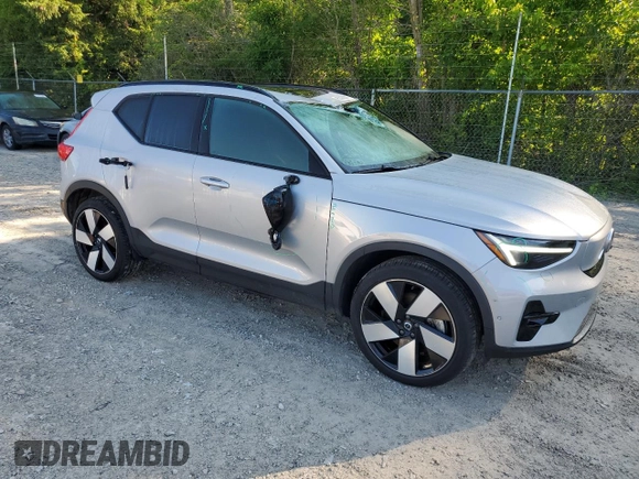 2023 Volvo XC40 Ultimate with VIN YV4ED3UM8P2946867, listed as a Copart auction lot 63029375 with 13,663 mi miles and Salvage title. Bid and sale history available at DreamBid. Image 4.