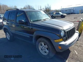 2005 Jeep Liberty Sport with VIN 1J4GL48K85W700799, listed as a IAAI auction lot 42054433 with 166,989 mi miles. Bid and sale history available at carsss.com. Image 1.