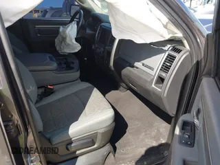 2018 Ram 1500 Harvest z VIN 1C6RR7GT2JS243442, wystawiony jako IAAI lot #40893024 z przebiegiem 78 825 mil mil oraz . Historia ofert i sprzedaży dostępna na DreamBid. Obrazek 5.