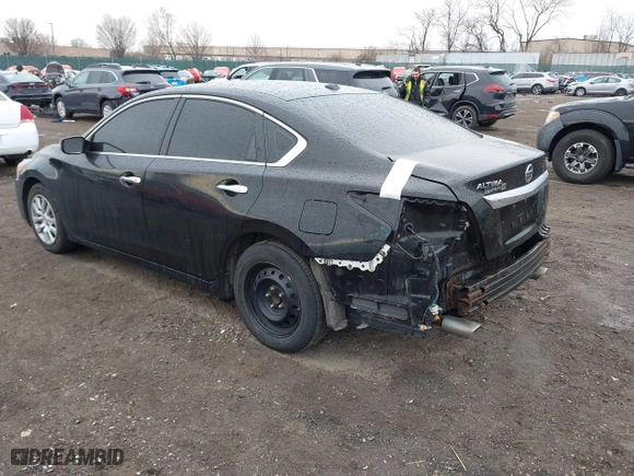 2015 Nissan Altima 2.5 with VIN 1N4AL3AP8FC262824, listed as a IAAI auction lot 41684970 with 134,000 mi miles. Bid and sale history available at carsss.com. Image 3.