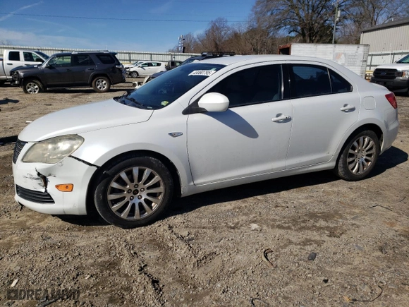 2013 Suzuki Kizashi SE with VIN JS2RE9A31D6100137, listed as a Copart auction lot 45660795 with 119,821 mi miles and Salvage Title. Bid and sale history available at carsss.com. Image 1.