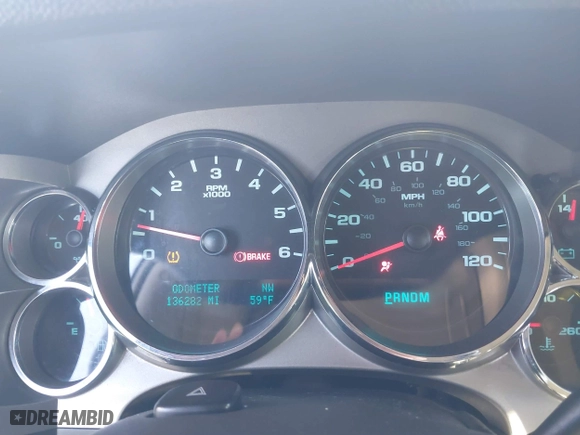 2010 Chevrolet Silverado 1500 LT with VIN 1GCSKSE35AZ261428, listed as a IAAI auction lot 41643928 with 136,282 mi miles. Bid and sale history available at carsss.com. Image 15.