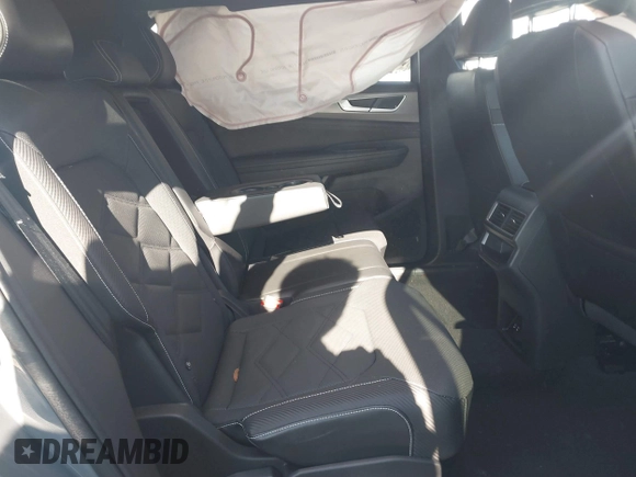2024 Volkswagen Atlas SE with VIN 1V2KE2CA0RC215057, listed as a IAAI auction lot 41340342 with 21,440 mi miles and . Bid and sale history available at DreamBid. Image 8.