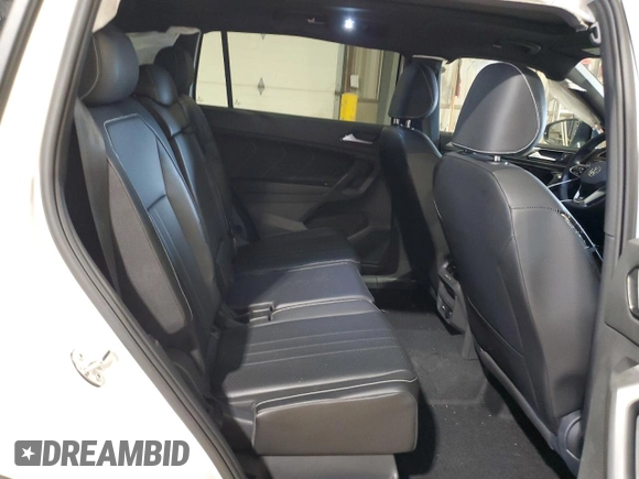 2024 Volkswagen Tiguan SE R-Line Black z VIN 3VV8B7AX5RM090744, wystawiony jako Copart lot #52823675 z przebiegiem 28 250 mil mil oraz Szkoda całkowita • Salvage title. Historia ofert i sprzedaży dostępna na DreamBid. Obrazek 11.