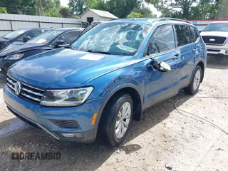 2018 Volkswagen Tiguan S с VIN 3VV1B7AX0JM028674, выставлен на аукционе IAAI как лот 42558427 с пробегом 104 562 миль миль и . История ставок и продаж доступна на DreamBid. Изображение 2.