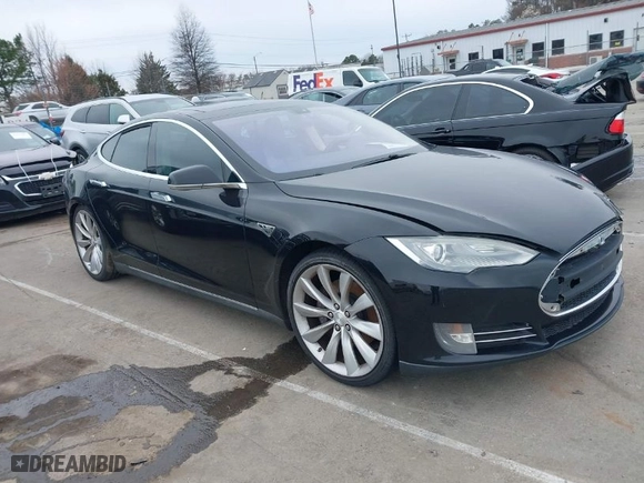 2013 Tesla Model S Performance with VIN 5YJSA1DP0DFP13202, listed as a IAAI auction lot 41746432 with 47,002 mi miles. Bid and sale history available at carsss.com. Image 1.