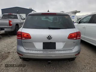 2016 Volkswagen Touareg Sport with VIN WVGEF9BP4GD010645, listed as a Copart auction lot 43271015 with 52,803 mi miles and Salvage Title. Bid and sale history available at DreamBid. Image 6.