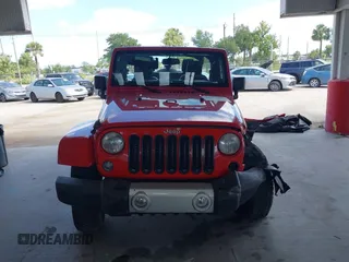 2014 Jeep Wrangler Unlimited Sahara z VIN 1C4BJWEGXEL179054, wystawiony jako IAAI lot #42151597 z przebiegiem 151 810 mil mil oraz . Historia ofert i sprzedaży dostępna na DreamBid. Obrazek 13.