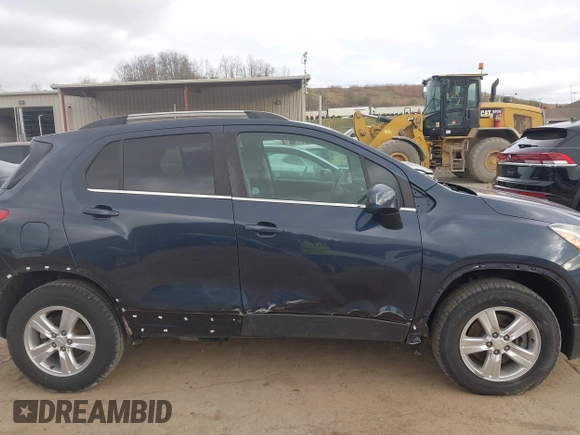2018 Chevrolet Trax LT with VIN 3GNCJPSB9JL303436, listed as a IAAI auction lot 41836272 with 117,775 mi miles. Bid and sale history available at carsss.com. Image 6.