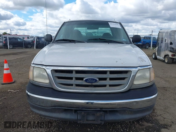 2000 Ford F-150 XL with VIN 1FTRX17W5YKB03384, listed as a IAAI auction lot 41723526 with 281,658 mi miles. Bid and sale history available at carsss.com. Image 6.