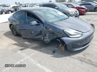 2023 Tesla Model 3 Performance z VIN 5YJ3E1EC4PF470664, wystawiony jako IAAI lot #42023539 z przebiegiem 69 348 mil mil oraz . Historia ofert i sprzedaży dostępna na DreamBid. Obrazek 1.