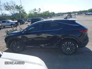 2024 Lexus RX 350 z VIN 2T2BAMBA1RC040122, wystawiony jako IAAI lot #42285889 z przebiegiem 14 822 mil mil oraz . Historia ofert i sprzedaży dostępna na DreamBid. Obrazek 15.