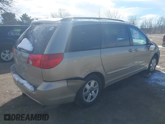 2006 Toyota Sienna XLE with VIN 5TDZA22C16S487917, listed as a IAAI auction lot 41809329 with 274,537 mi miles. Bid and sale history available at carsss.com. Image 4.