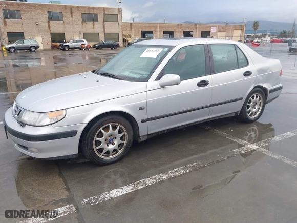 2001 Saab 9-5 with VIN YS3ED48E313047145, listed as a IAAI auction lot 41725537 with 137,708 mi miles. Bid and sale history available at carsss.com. Image 2.