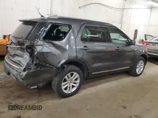 2018 Ford Explorer XLT with VIN 1FM5K8D83JGB69531, listed as a Copart auction lot 52981025 with 114,873 mi miles and Salvage Title. Bid and sale history available at carsss.com. Image 3.