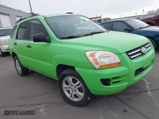 2008 Kia Sportage LX with VIN KNDJE723287471835, listed as a IAAI auction lot 41268401 with 200,404 mi miles. Bid and sale history available at carsss.com. Image 1.