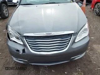2013 Chrysler 200 Limited with VIN 1C3CCBCG8DN718207, listed as a IAAI auction lot 42136735 with 139,632 mi miles. Bid and sale history available at carsss.com. Image 12.