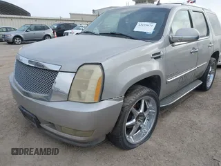 2007 Cadillac Escalade z VIN 1GYFK63827R379883, wystawiony jako IAAI lot #42129071 z przebiegiem 227 794 mil mil oraz . Historia ofert i sprzedaży dostępna na DreamBid. Obrazek 6.