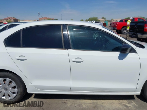 2015 Volkswagen Jetta S с VIN 3VW2K7AJ1FM266410, выставлен на аукционе IAAI как лот 42353308 с пробегом 147 578 миль миль и . История ставок и продаж доступна на DreamBid. Изображение 13.