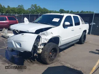 2007 Chevrolet Avalanche LTZ z VIN 3GNEC12037G254623, wystawiony jako IAAI lot #42589662 z przebiegiem 248 688 mil mil oraz . Historia ofert i sprzedaży dostępna na DreamBid. Obrazek 2.