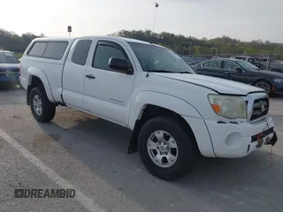 2008 Toyota Tacoma with VIN 5TEUU42N08Z580044, listed as a IAAI auction lot 41904353 with Not Provided miles and . Bid and sale history available at carsss.com. Image 1.