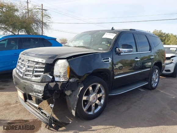 2013 Cadillac Escalade Luxury with VIN 1GYS4BEF2DR139631, listed as a IAAI auction lot 41254302 with 188,575 mi miles. Bid and sale history available at carsss.com. Image 6.
