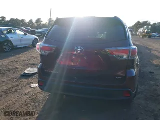 2016 Toyota Highlander LE with VIN 5TDBKRFH5GS332785, listed as a IAAI auction lot 41678060 with 38,733 mi miles. Bid and sale history available at carsss.com. Image 16.