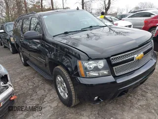 2012 Chevrolet Suburban LT with VIN 1GNSCJE04CR261802, listed as a IAAI auction lot 41638075 with 274,406 mi miles. Bid and sale history available at carsss.com. Image 1.