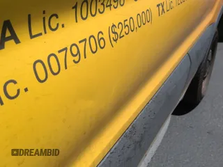 2020 Ford Transit Cargo z VIN 1FTBR1XG3LKB79165, wystawiony jako IAAI lot #42763042 z przebiegiem 140 992 mil mil oraz . Historia ofert i sprzedaży dostępna na DreamBid. Obrazek 10.